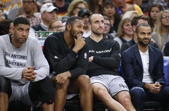 记者：卡马文加左脚踝轻微扭伤，仍有可能参加周日的比赛（记者：卡马文加左踝轻伤，周日出战仍有望）