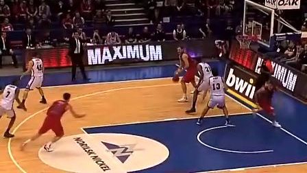 舒适区！湖人火箭乱战球权不断转换 管泽元专业解说杨毅都表示佩服（湖人火箭鏖战球权频繁易手，管泽元专业解说获杨毅佩服）