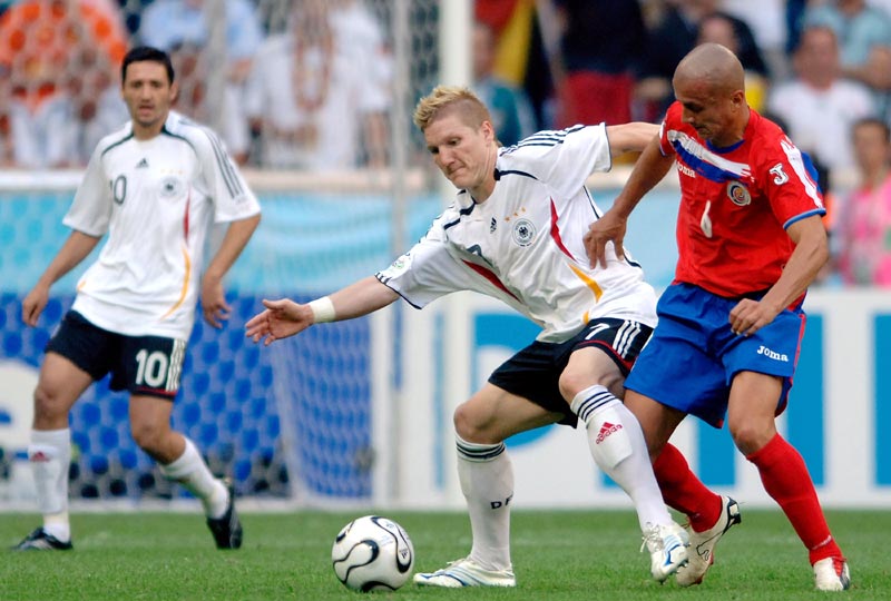 新华社：男足留洋呈现低龄化趋势，中资球队发挥重要作用（新华社：中资球队助推男足留洋低龄化）