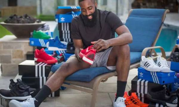 中国足球最悲情球队！梅州客家降级，球迷：再也不相信奇迹了！（梅州客家遗憾降级：中国足坛再现悲情，球迷直言不再期待奇迹）