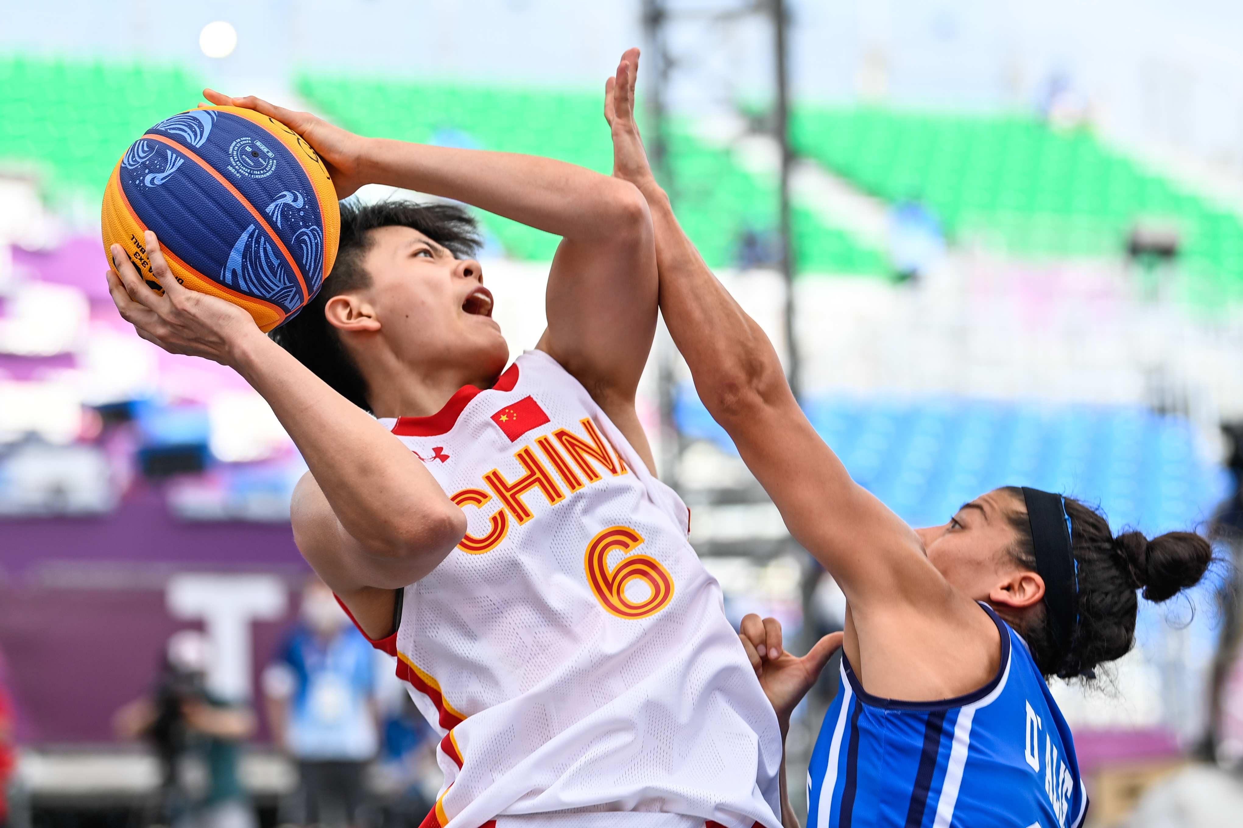 法媒：姆巴佩向巴黎索赔2.4亿欧，大巴黎反诉要求赔1.4亿（法媒称：姆巴佩向巴黎追偿2.4亿欧元，巴黎圣日耳曼反诉索要1.4亿）