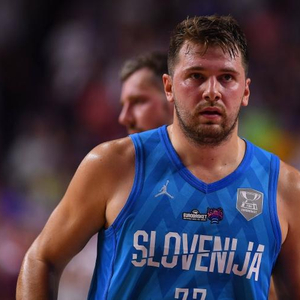 记者：恩昆库在冬窗的未来值得关注；米兰会和经纪人谈莱万（记者：冬窗恩昆库动向受关注；米兰将与莱万经纪人会谈）