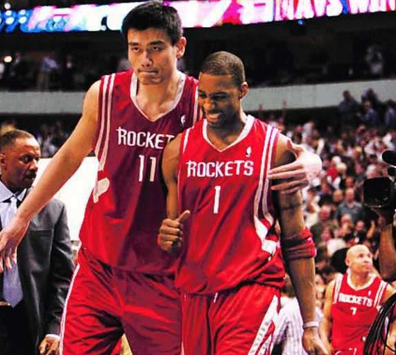 万隆前锋：我已准备好复出，我能否进球不重要，球队能赢就行（万隆前锋复出在即：不计个人进球，只求球队胜利）