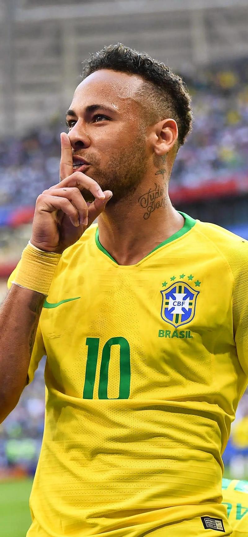 英超-利物浦1-1桑德兰无缘连胜，范戴克送大礼，维尔茨造乌龙（英超：利物浦1-1桑德兰连胜受阻，范戴克失误送礼，维尔茨逼出乌龙）